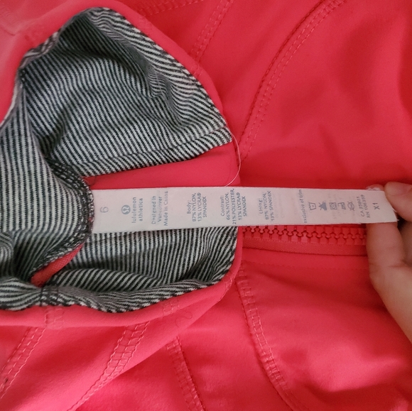 SOLD Lulu Lemon Zip-up Sweater Size 6 - Picture 2 of 3